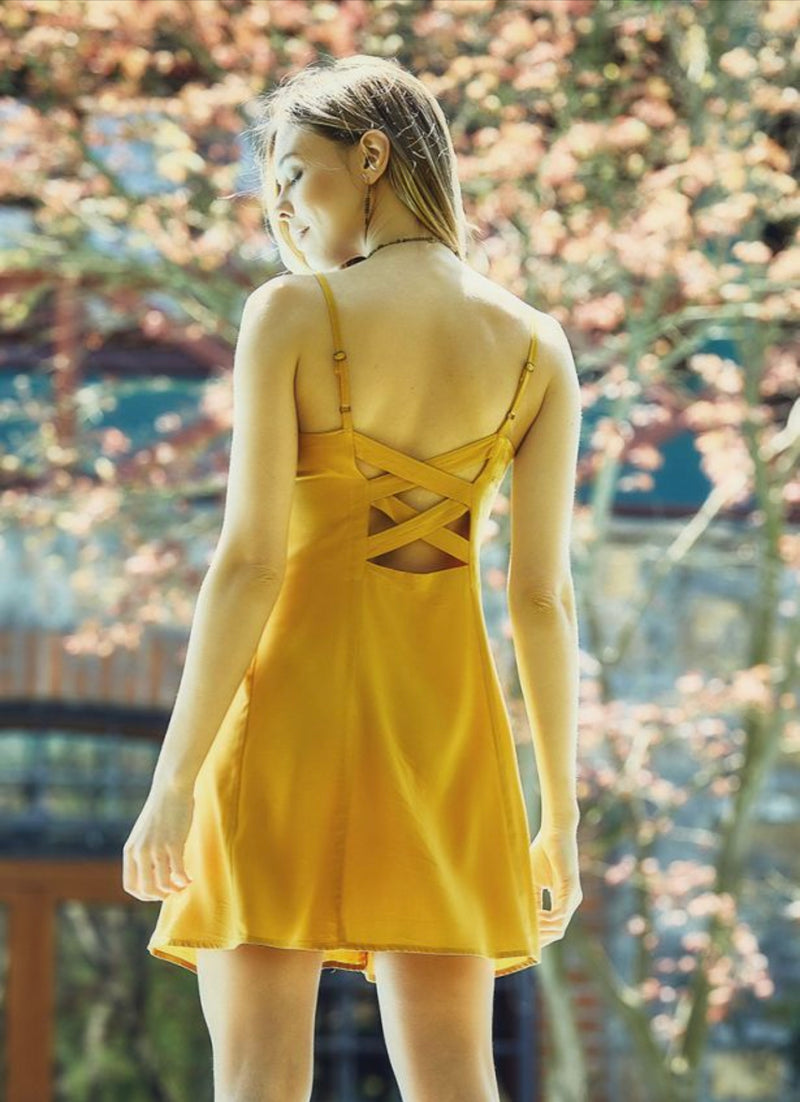 Gele mini boho jurk met knopen